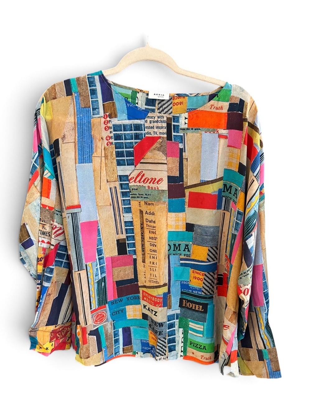 Akris punto Crepe de Chine NYC Paper Collage Print Blouse Silk 8 Swiss Designed